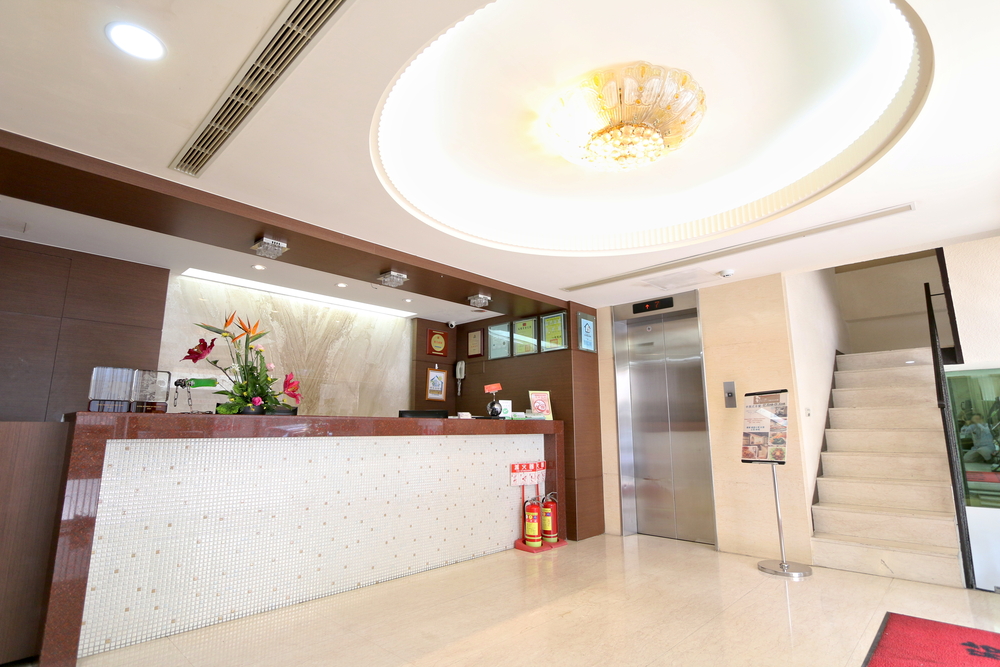 力歐時尚旅館站前館 - 舒適大廳接待區